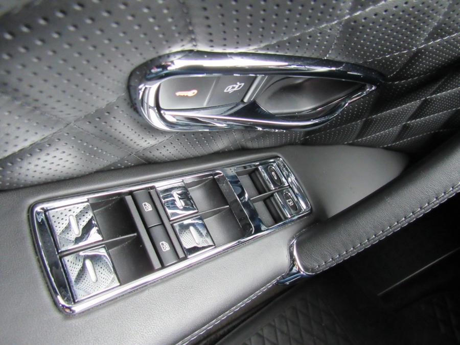 Детали интерьера Bentley Flying Spur V8 S 2017 года  (фото 132 из 154)
